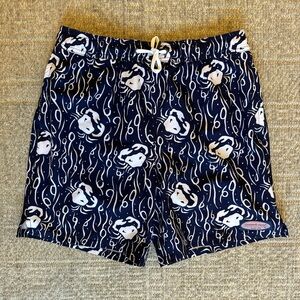 EUC Vineyard Vines Boys Swim Trunks size large (12/14)